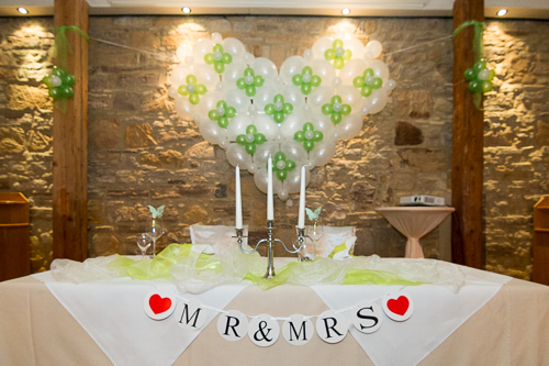 mr und mrs, Hochzeitstafel in Blankenburg